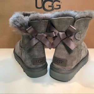 NEW UGG Bailey Satin Bow II Grey Suede Boot Sz 7